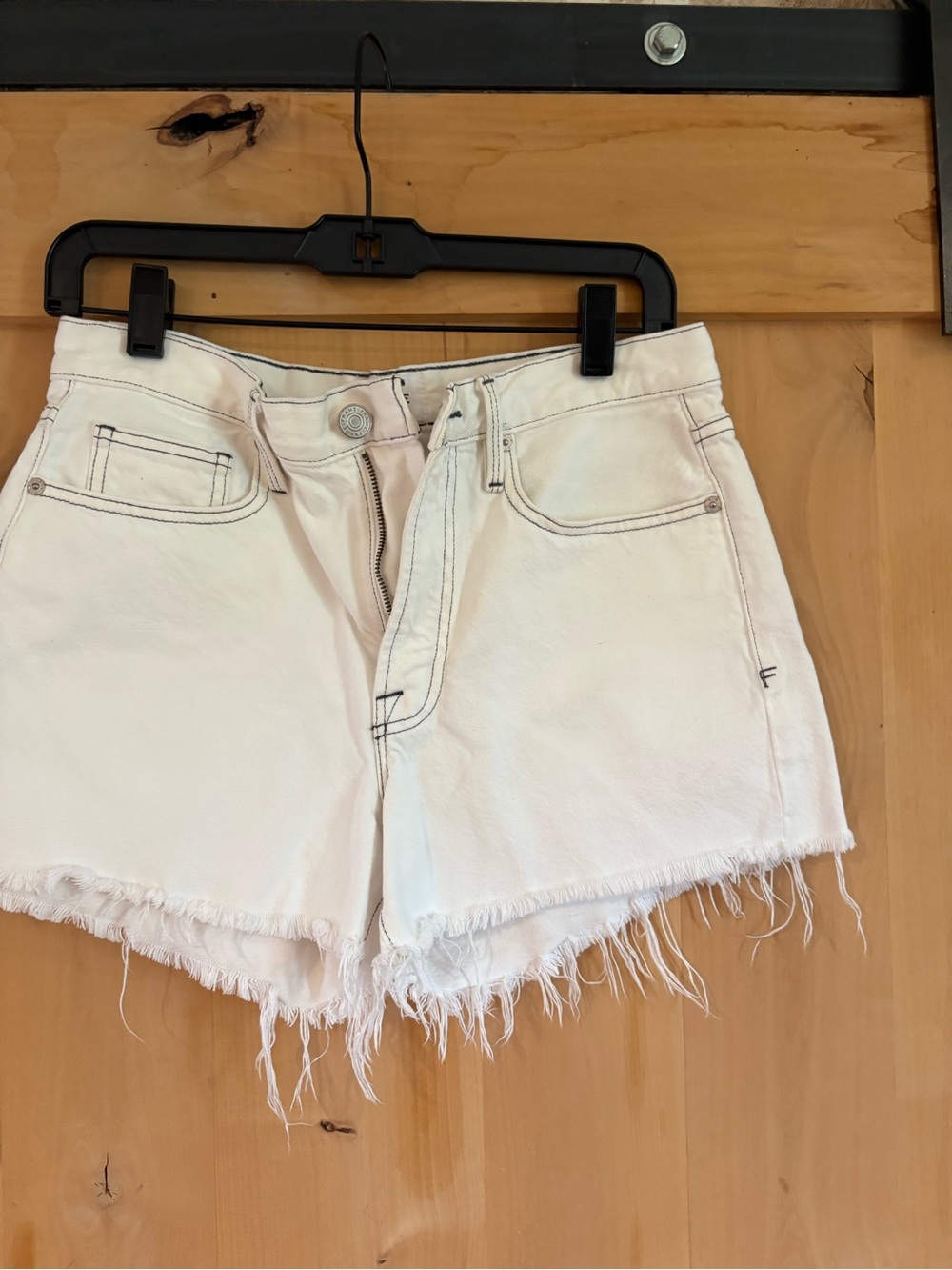 FRAME: Women’s White Frayed Hem Denim Shorts